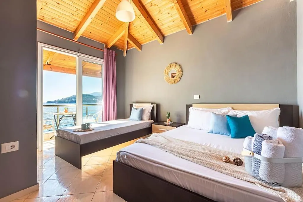 Potam'Sea Bliss 32 - Beach Front, Sun Beds & Parking Himare
