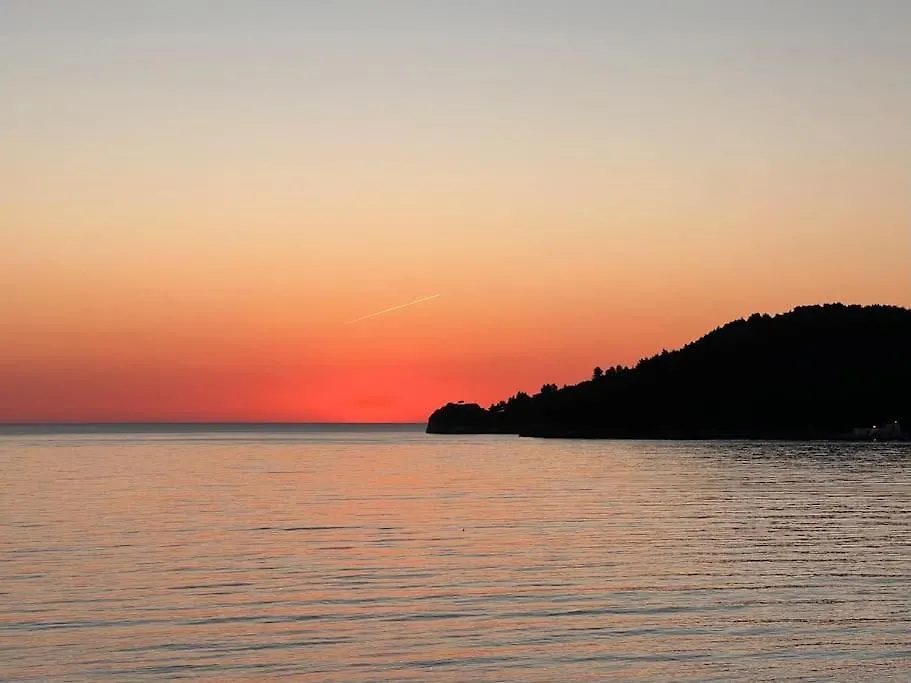 Apartment Potam'Sea Bliss 32 - Beach Front, Sun Beds & Parking Himare