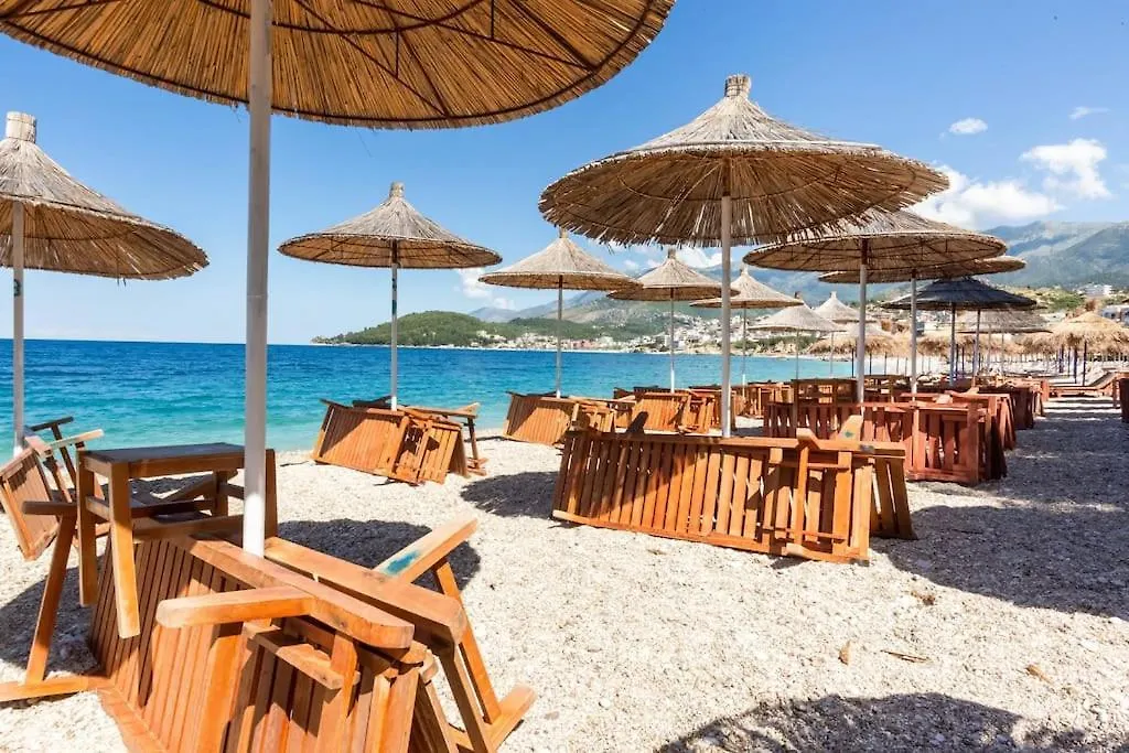 Apartment Potam'Sea Bliss 32 - Beach Front, Sun Beds & Parking Himare
