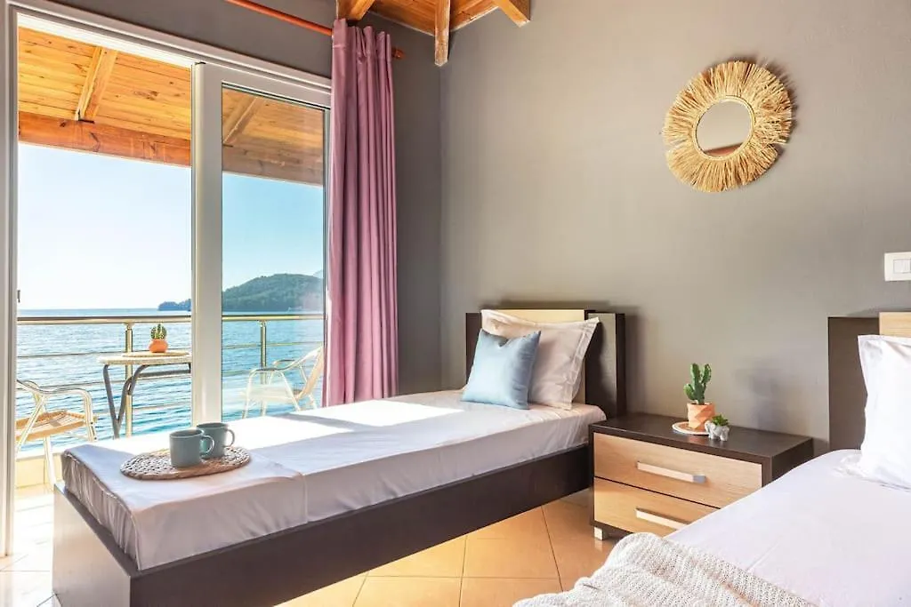 Potam'Sea Bliss 32 - Beach Front, Sun Beds & Parking Himare Albania